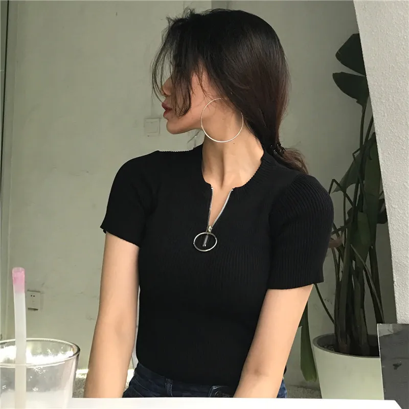 Retro chic wind ring zipper ice silk thin section T-shirt tops women's wild low round neck short-sleeved bottoming sweater
Retro chic wind ring zipper ice silk thin section T-shirt tops women's wild low round neck short-sleeved bottoming sweater