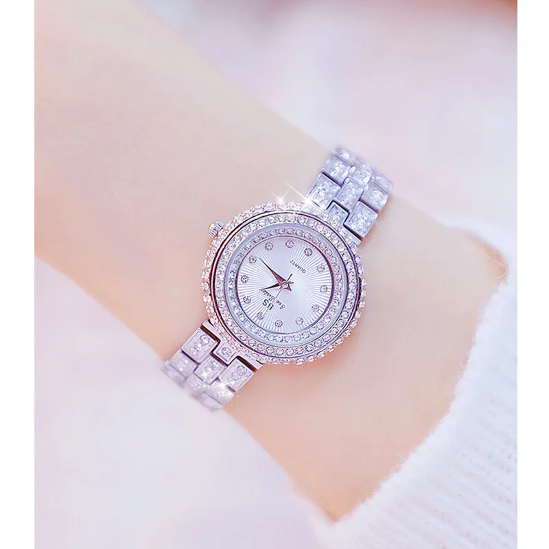 2019 Ladies Quartz Watch Full Rhinestone Small Dial Alloy Chain Watch Tri-color Fashion Custom Digital Watch with Gift Box
2019 Ladies Quartz Watch Full Rhinestone Small Dial Alloy Chain Watch Tri-color Fashion Custom Digital Watch with Gift Box