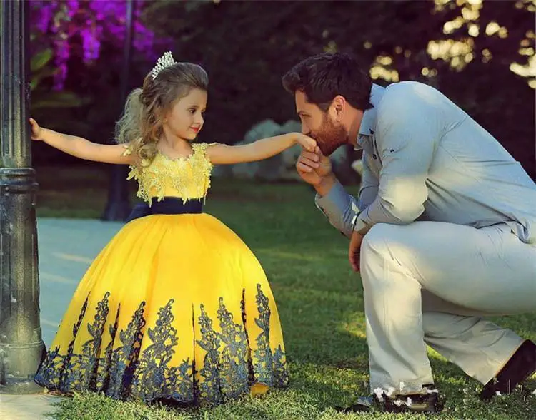 2019 New Arrival Beautiful Lovely Yellow Lace Appliques Floor-Length Long Ball Gown Flower Girls' Dresses for Wedding Paty Dress
2019 New Arrival Beautiful Lovely Yellow Lace Appliques Floor-Length Long Ball Gown Flower Girls' Dresses for Wedding Paty Dress