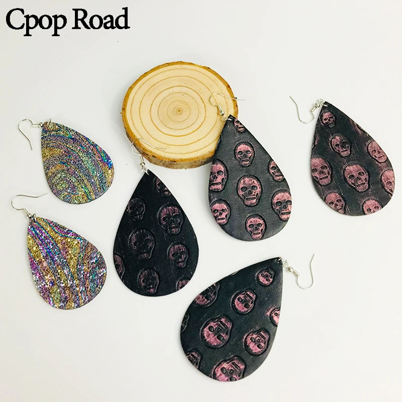 Cpop Creative Shantou Print PU Leather Earrings Vintage Glitter Water Drop Earrings Jewelry Women Accessories Gift Hot Wholesale
Cpop Creative Shantou Print PU Leather Earrings Vintage Glitter Water Drop Earrings Jewelry Women Accessories Gift Hot Wholesale