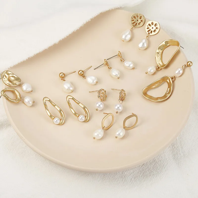 Vintage Irregular freshwater pearl earrings for women Earrings geometric Bohemia Natural pearl earrings wedding jewelry gift
Vintage Irregular freshwater pearl earrings for women Earrings geometric Bohemia Natural pearl earrings wedding jewelry gift