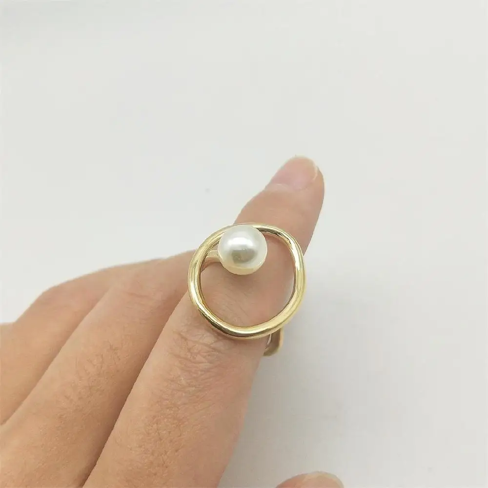 Sample Chic Design Elegant Imitation Pearls Simple Fashion Gold Color Round Hollow Joint Finger Rings for Women Jewelry Gifts
Sample Chic Design Elegant Imitation Pearls Simple Fashion Gold Color Round Hollow Joint Finger Rings for Women Jewelry Gifts