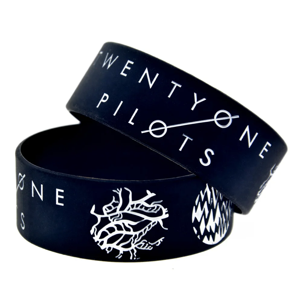 1PC Twenty One Pilots Blurryface Silicone Wristband Ink Filled Colour 1 Inch Wide Bracelet Perfect Gift for Music Fans
1PC Twenty One Pilots Blurryface Silicone Wristband Ink Filled Colour 1 Inch Wide Bracelet Perfect Gift for Music Fans