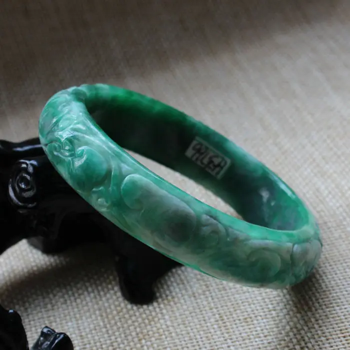 5766 Vintage Chinese Hand-carved Emerald Green stoneite stone Bracelet Bangle 60mm
5766 Vintage Chinese Hand-carved Emerald Green stoneite stone Bracelet Bangle 60mm