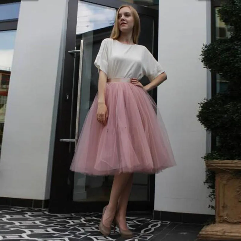 Modest Lady Summer Pink Soft Tulle Skirts Ribbon Zipper Waist Knee Length Saia Fashion Street Style Tutu Skirt Custom Any Color
Modest Lady Summer Pink Soft Tulle Skirts Ribbon Zipper Waist Knee Length Saia Fashion Street Style Tutu Skirt Custom Any Color