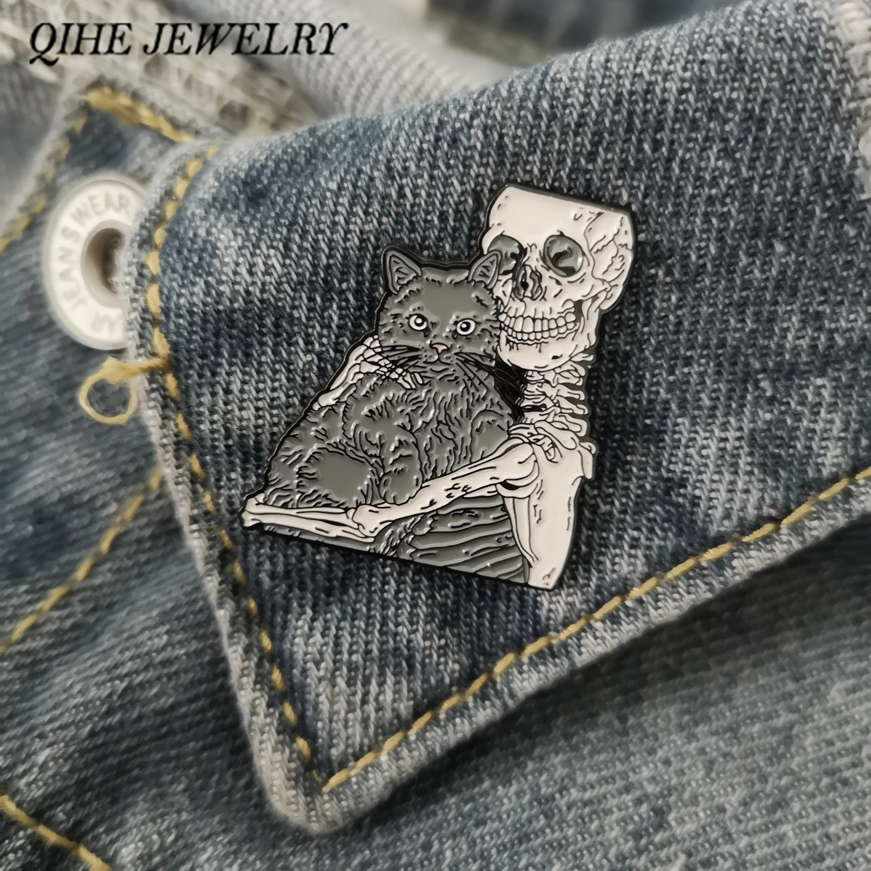 QIHE JEWELRY Cat and Skeleton Enamel Pin Skeleton Hugging Cat Lapel pin Cat Forever Pin Dark Halloween Jewelry Kitty Lover Badge
QIHE JEWELRY Cat and Skeleton Enamel Pin Skeleton Hugging Cat Lapel pin Cat Forever Pin Dark Halloween Jewelry Kitty Lover Badge