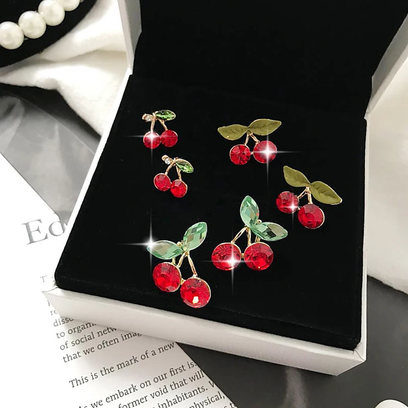 LE SKY Fashion Red Crystal Pearl Cute Cherry Earrings Fruit Drop Earrings For Women Girl Vacation and Leisure Jewelry
LE SKY Fashion Red Crystal Pearl Cute Cherry Earrings Fruit Drop Earrings For Women Girl Vacation and Leisure Jewelry