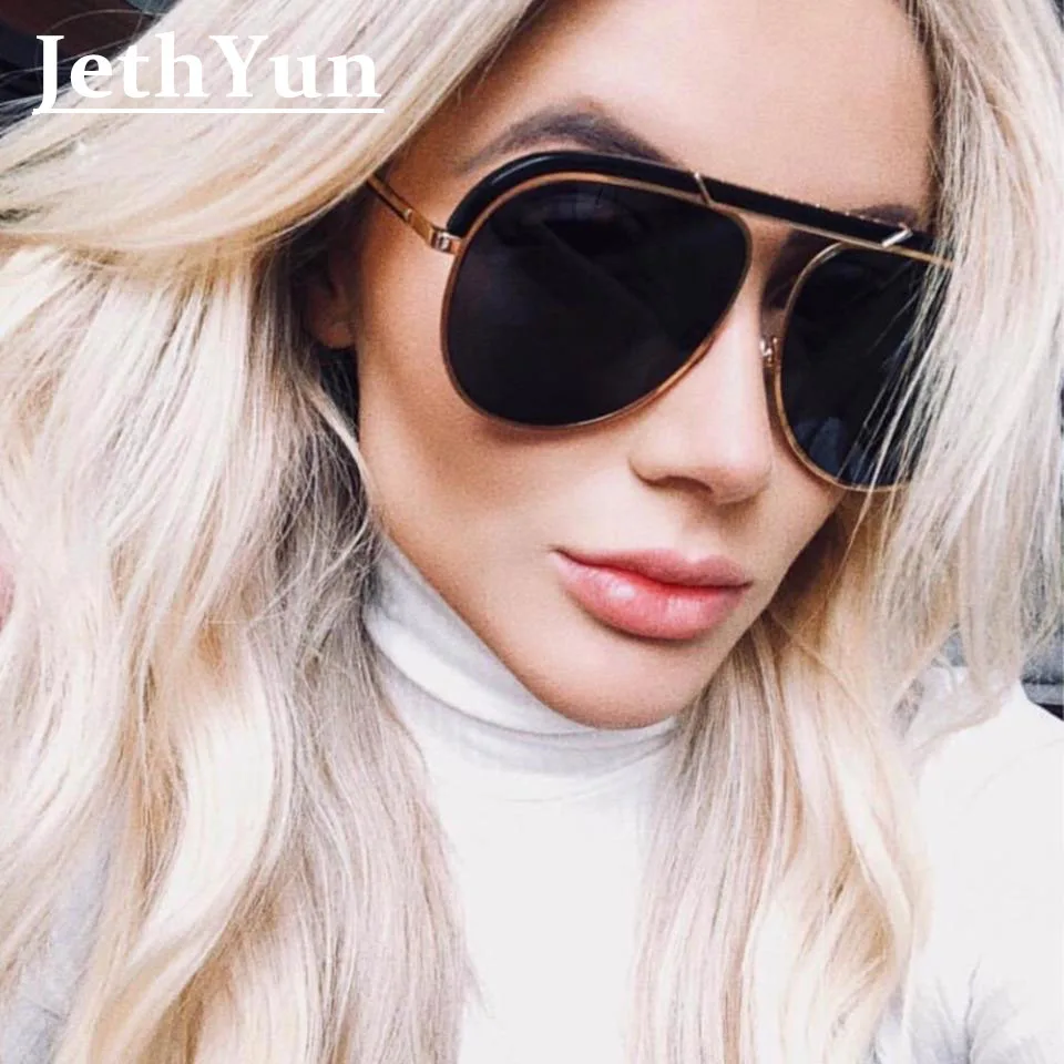 Famous Brand Sunglasses Women Summer Fashion Black Glasses Metal 90s Luxury Designer Ladies Celebrity Sunglasses
Famous Brand Sunglasses Women Summer Fashion Black Glasses Metal 90s Luxury Designer Ladies Celebrity Sunglasses