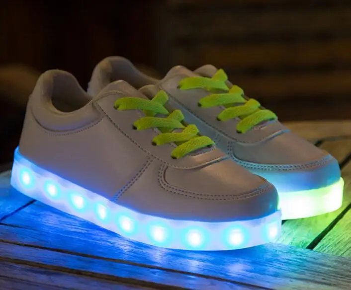 Fashion Colors Kids Sneakers Charging Luminous Lighted Colorful LED lights Children Shoes Casual Flat Girls Boy Shoes
Fashion Colors Kids Sneakers Charging Luminous Lighted Colorful LED lights Children Shoes Casual Flat Girls Boy Shoes