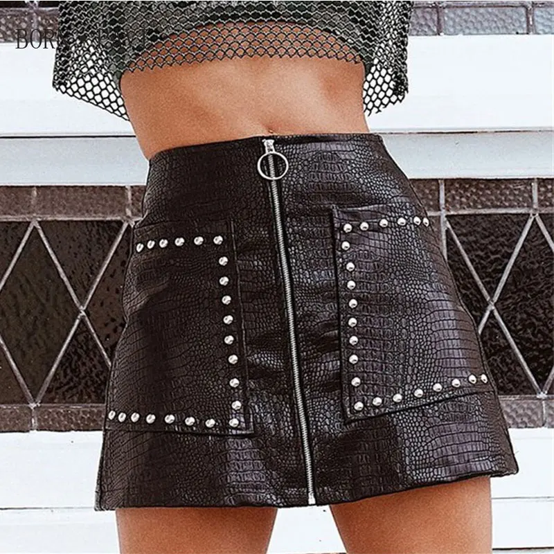 BORNPAVI Short Skirt Women Faux PU Leather Sexy Mini Skirt Fashion Zipper Rivet Pocket A-line Skirts Women Vintage Streetwear
BORNPAVI Short Skirt Women Faux PU Leather Sexy Mini Skirt Fashion Zipper Rivet Pocket A-line Skirts Women Vintage Streetwear