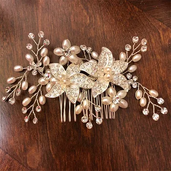 GETNOIVAS Elegant Crystal Rhinestone Pearl Flower Hair Comb Tiara Women Handmade Headdress Bride Jewelry Wedding Hair Accessorie
GETNOIVAS Elegant Crystal Rhinestone Pearl Flower Hair Comb Tiara Women Handmade Headdress Bride Jewelry Wedding Hair Accessorie