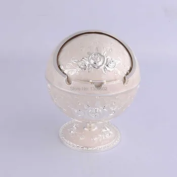 unique design European style zinc alloy metal retro ashtray Cenicero smoking tool for home 
unique design European style zinc alloy metal retro ashtray Cenicero smoking tool for home