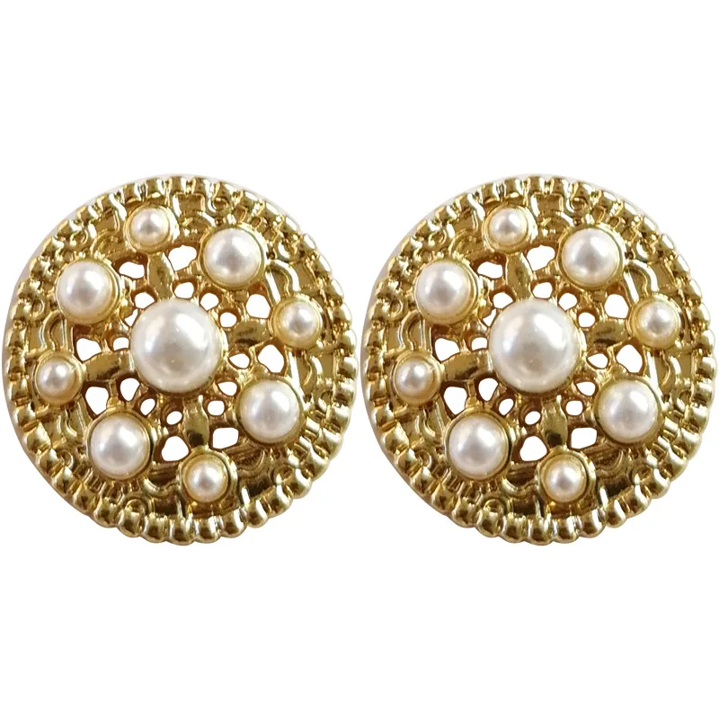 Korean Vintage Small imitation Pearls Like Flower Gold Color Round Button Shape Clip Earrings Without Piercing for Women Lady
Korean Vintage Small imitation Pearls Like Flower Gold Color Round Button Shape Clip Earrings Without Piercing for Women Lady