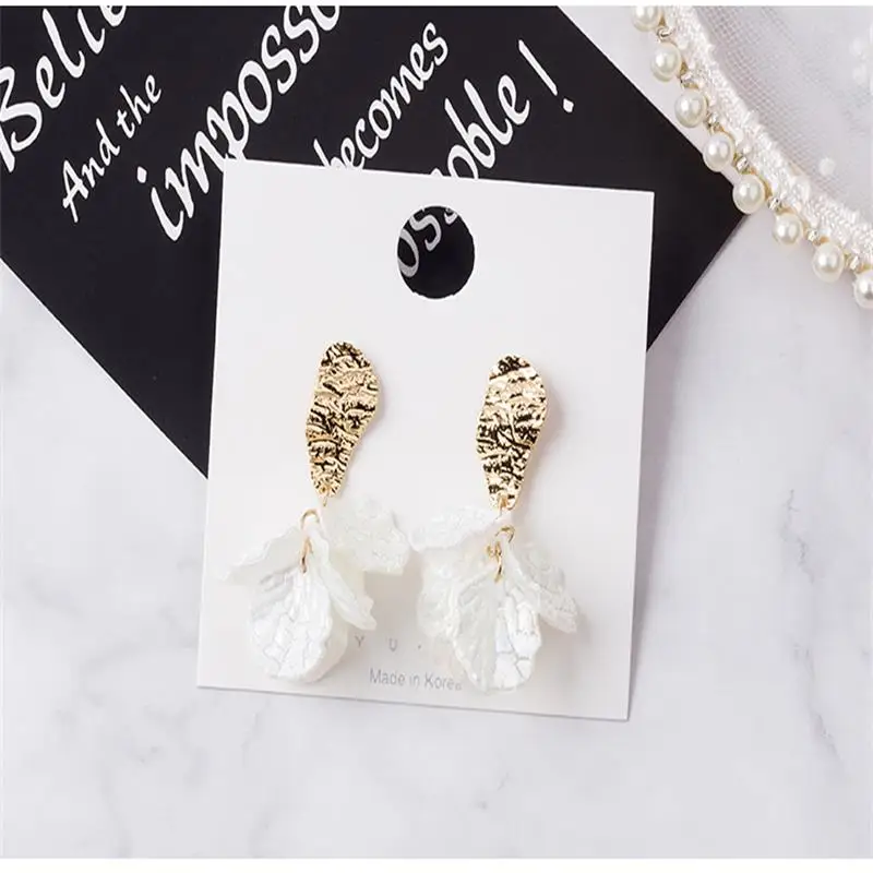 New Listing Korean Fashion Creative Retro Ladies Pearl Cracked Shell Flower Pendant Earrings Irregular Small Fresh Ladies Gift
New Listing Korean Fashion Creative Retro Ladies Pearl Cracked Shell Flower Pendant Earrings Irregular Small Fresh Ladies Gift
