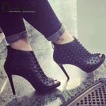 Brand Design Big Size 47 Sexy Women Shoes Summer Boots Woman Nightclub Prom Rivets Party High Heels Shoes Woman Ankle Boots
Brand Design Big Size 47 Sexy Women Shoes Summer Boots Woman Nightclub Prom Rivets Party High Heels Shoes Woman Ankle Boots
