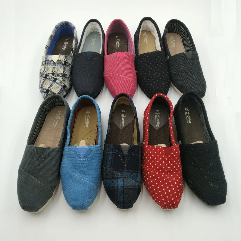 Women Espadrilles Autumn plus velvet canvas shoes, knitted corduroy, flat pedal lazy running shoes, shallow light daily casual
Women Espadrilles Autumn plus velvet canvas shoes, knitted corduroy, flat pedal lazy running shoes, shallow light daily casual