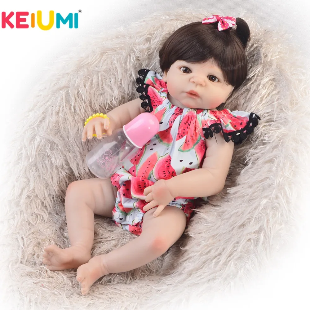 KEIUMI Коллекционная кукла-реборн 57 см полностью силиконовая объемная коричневая
