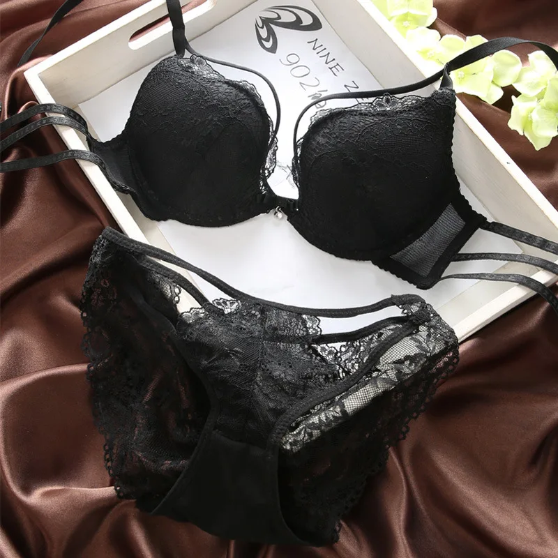 Summer sexy lace hollow underwear embroidery bra set thin cup padded deep V-neck push up bra sets hot sale red brassiere
Summer sexy lace hollow underwear embroidery bra set thin cup padded deep V-neck push up bra sets hot sale red brassiere