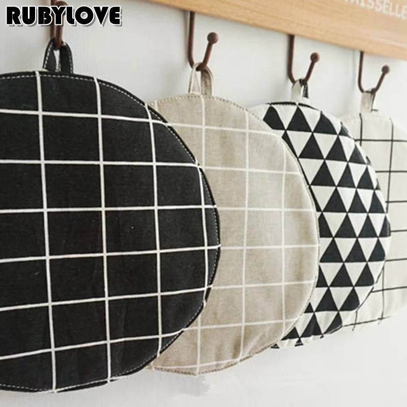 Simple Round Black White Cotton Cloth Disc Bowl Geometry Ins Dining Table Pad Mat Layer Thick Zakka Insulation Anti Hot SBY8056
Simple Round Black White Cotton Cloth Disc Bowl Geometry Ins Dining Table Pad Mat Layer Thick Zakka Insulation Anti Hot SBY8056