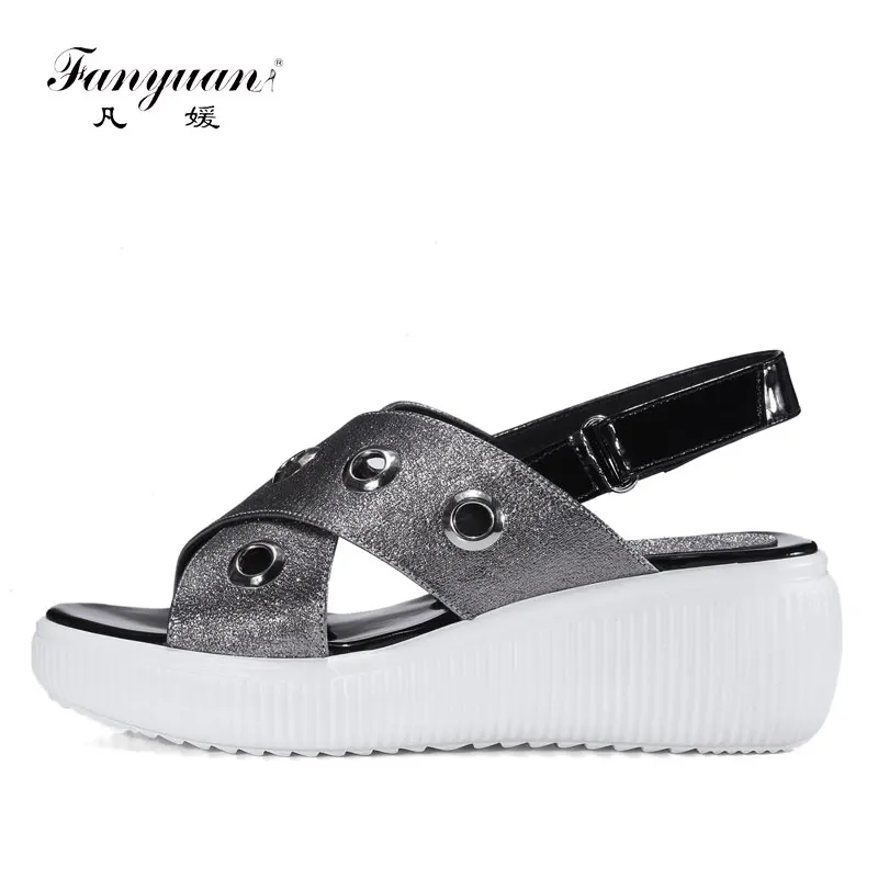 Fanyuan Casual Women's Wedge Sandals Stylish Fretwork Platform Shoes Ladies Genuine Leather Summer Footwear Grey Plus Size 34-42
Fanyuan Casual Women's Wedge Sandals Stylish Fretwork Platform Shoes Ladies Genuine Leather Summer Footwear Grey Plus Size 34-42