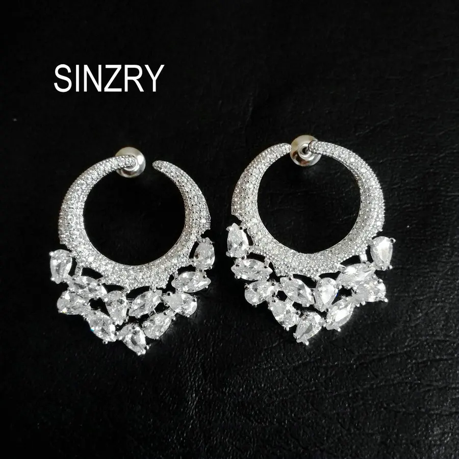 SINZRY unique design luxury lady CZ jewelry princess cut Cubic zircon micro paved glittler moon statement stud earrings
SINZRY unique design luxury lady CZ jewelry princess cut Cubic zircon micro paved glittler moon statement stud earrings