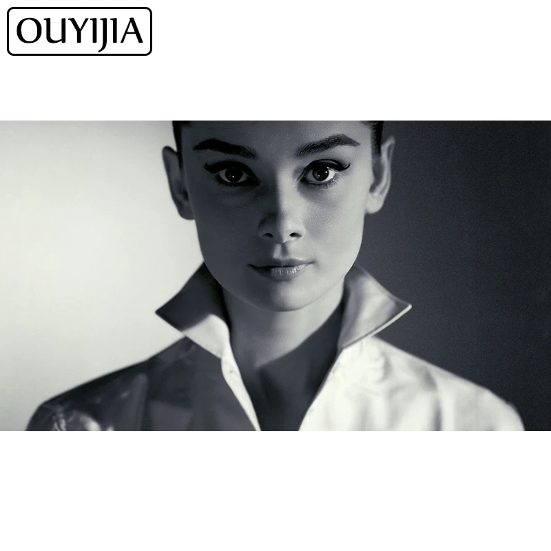 OUYIJIA Audrey Hepburn 5D DIY Diamond FigurePainting CrossStitch Mosaic Embroidery Hollywood Handmade Rhinestone Star Decoration
OUYIJIA Audrey Hepburn 5D DIY Diamond FigurePainting CrossStitch Mosaic Embroidery Hollywood Handmade Rhinestone Star Decoration