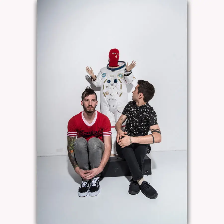 Art Print Hot New Twenty One Pilots Rock Music Band 14x21 24x36 27x40 Inch Silk Poster Wall Canvas Decoration X-887
Art Print Hot New Twenty One Pilots Rock Music Band 14x21 24x36 27x40 Inch Silk Poster Wall Canvas Decoration X-887