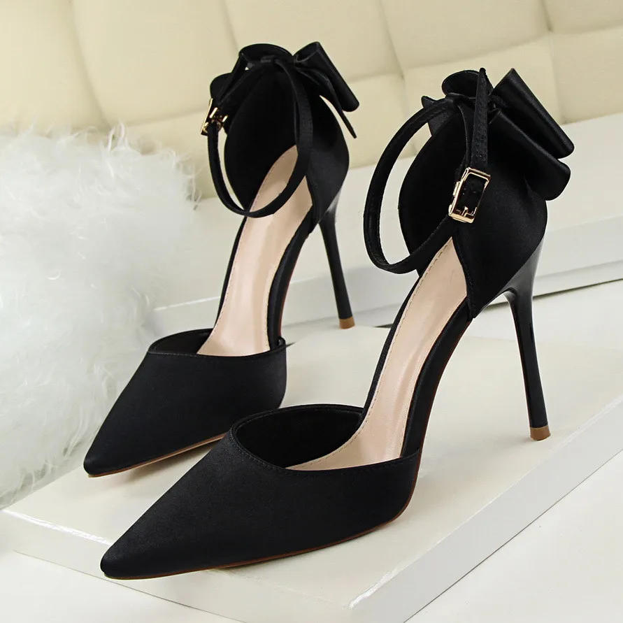 2018 Brand Women Shoes Fashion Silk Surface Pumps Thin High Heels Shoes Woman Bow Party Sandals Womem Stiletto DS-B0051
2018 Brand Women Shoes Fashion Silk Surface Pumps Thin High Heels Shoes Woman Bow Party Sandals Womem Stiletto DS-B0051