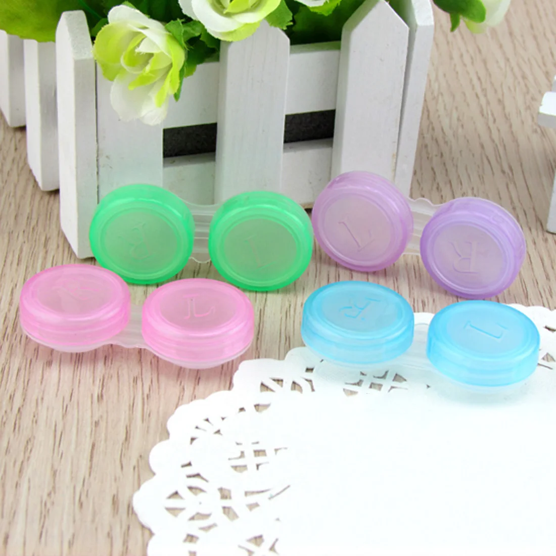 New Travel Accessaries Color Random contact lens case lentes de 1 Pcs contact lens cases Storage Holder Soaking Container
New Travel Accessaries Color Random contact lens case lentes de 1 Pcs contact lens cases Storage Holder Soaking Container