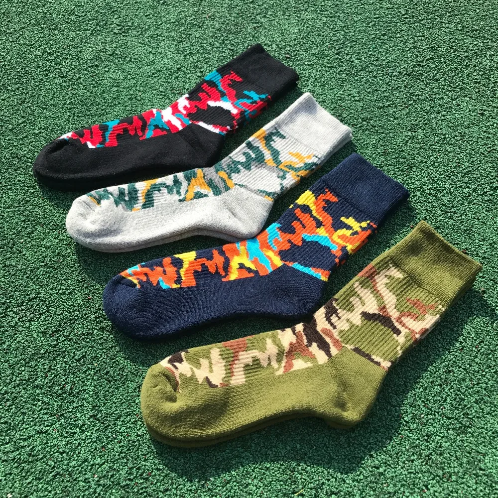 4 Pairs/Lot Cotton Men Socks Funny Sport Football Crew Fashion Autumn Winter Thickening Printed Terry Camouflage
4 Pairs/Lot Cotton Men Socks Funny Sport Football Crew Fashion Autumn Winter Thickening Printed Terry Camouflage