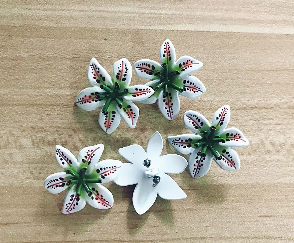 2019 newest lily button for cloth skirt shirt DIY accessory 10 pieces a lot 25mm
2019 newest lily button for cloth skirt shirt DIY accessory 10 pieces a lot 25mm
