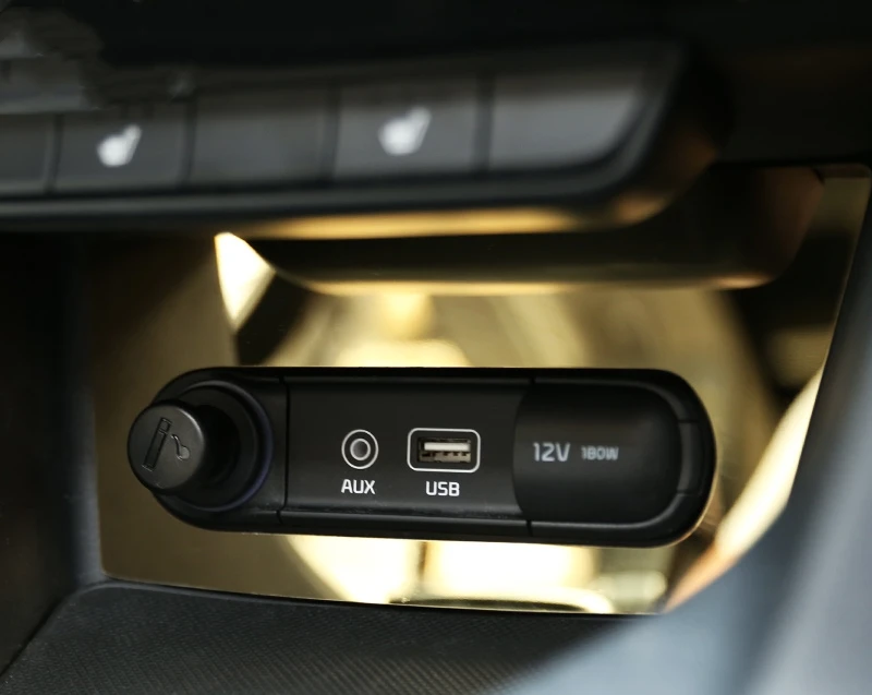 Modified special cigarette lighter decorative ring Interior decoration car Accessories For kia sportage 3 2017 2018 2019
Modified special cigarette lighter decorative ring Interior decoration car Accessories For kia sportage 3 2017 2018 2019
