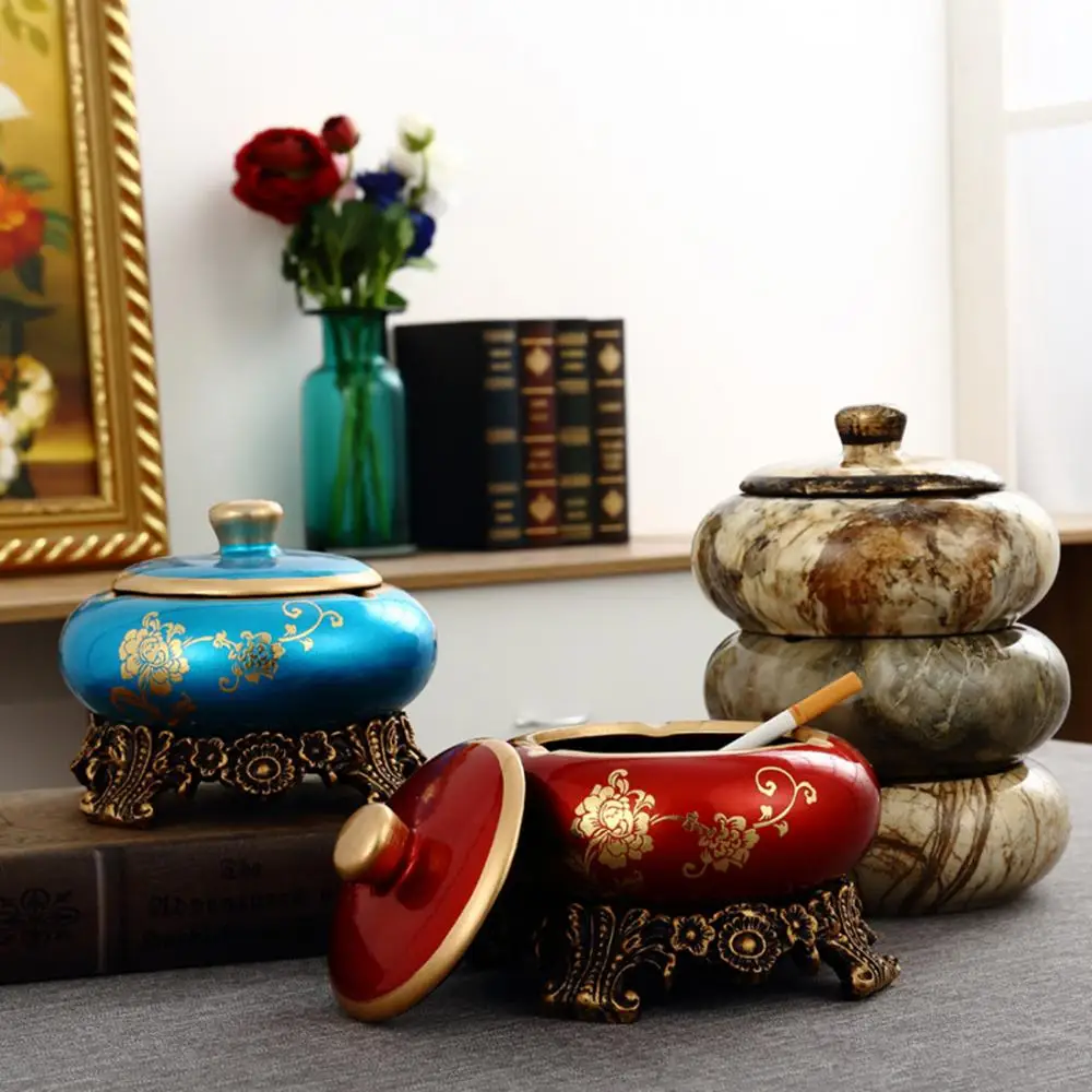 Luxury European Gold Base Ceramics Ash Tray With Lid Handmade Flower Ashtray Anti-Scalding Cenicero Cigar Ashtray Home Decor
Luxury European Gold Base Ceramics Ash Tray With Lid Handmade Flower Ashtray Anti-Scalding Cenicero Cigar Ashtray Home Decor