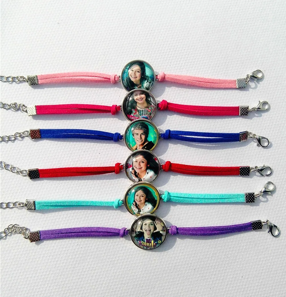1pc New Design fashion Super pop singer Soy Luna bracelet Elenco de Soy Luna silver bracelets I'm moon hand chain glass bangle
1pc New Design fashion Super pop singer Soy Luna bracelet Elenco de Soy Luna silver bracelets I'm moon hand chain glass bangle