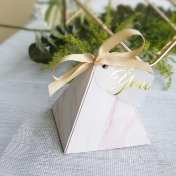 100pcs Hot Triangular Two pattern Candy Boxes + for you tags Bomboniere Wedding Favors souvenirs Gift Box Party Chocolate Box
100pcs Hot Triangular Two pattern Candy Boxes + for you tags Bomboniere Wedding Favors souvenirs Gift Box Party Chocolate Box