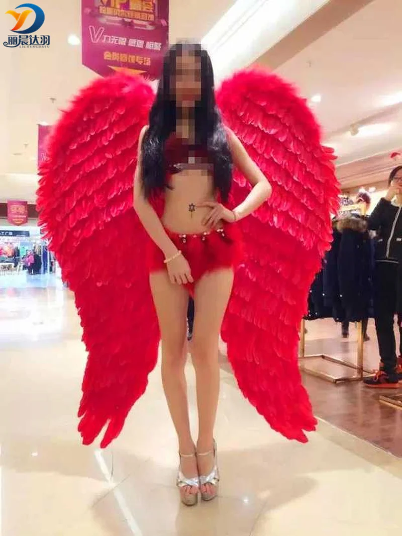 Victoria show wings atmosphere angel feathers wings catwalk show nightclubs show wings props holiday party decorations
Victoria show wings atmosphere angel feathers wings catwalk show nightclubs show wings props holiday party decorations
