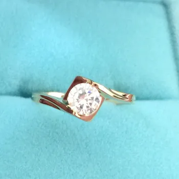 Wholesale Ring Gold 0.6CT Solitaire Round SONA Simulate Diamond Ring Engagement Sterling Silver Jewelry Original Gold Ring Women
Wholesale Ring Gold 0.6CT Solitaire Round SONA Simulate Diamond Ring Engagement Sterling Silver Jewelry Original Gold Ring Women