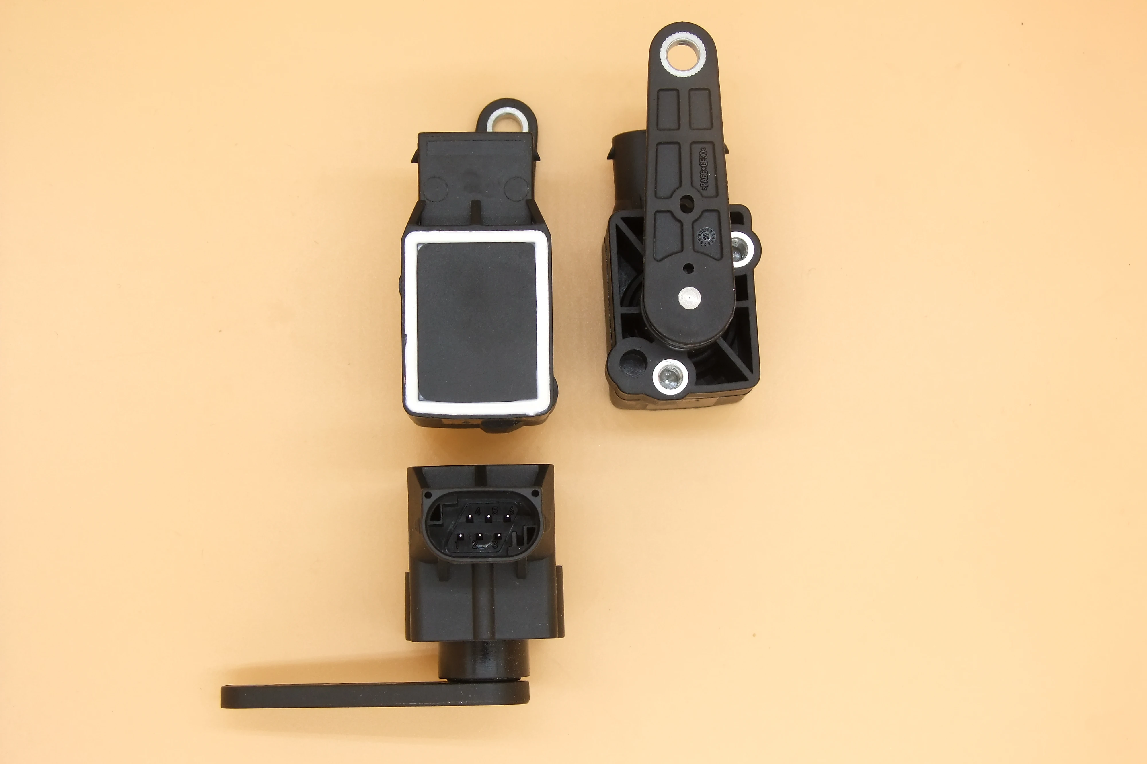 For BMW E39 E46 E60 E61 E65 E66 E67 E83 E85 E86 E89 X5 Z4 X3 Headlight Level Control Switch Sensor 37146784697 37140141445
For BMW E39 E46 E60 E61 E65 E66 E67 E83 E85 E86 E89 X5 Z4 X3 Headlight Level Control Switch Sensor 37146784697 37140141445