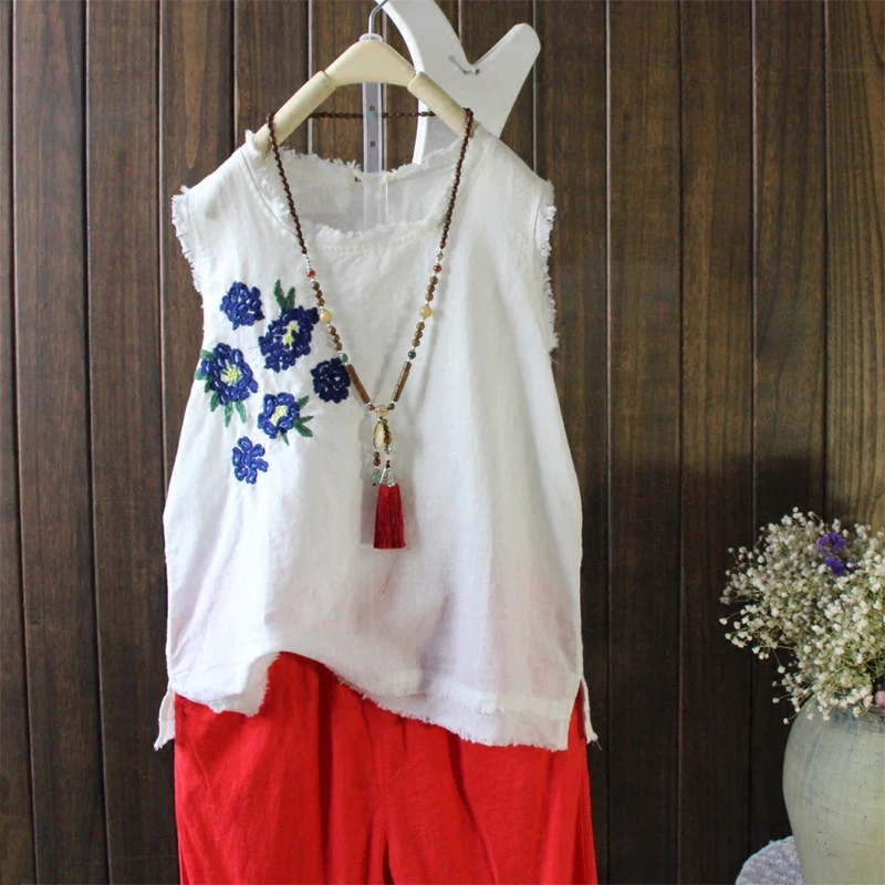 Casual Frayed Ripped Hem Tank Tops Women Cotton Linen Tops O-Neck Sleeveless Vest Top Floral Embroidery Summer Clothes 2018
Casual Frayed Ripped Hem Tank Tops Women Cotton Linen Tops O-Neck Sleeveless Vest Top Floral Embroidery Summer Clothes 2018