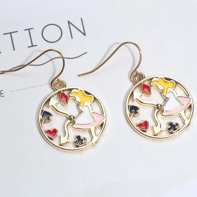 SUKI Trend Cartoon Cute Romantic Alice In Wonderland Girl Charm Alice Enamel Glaze Metal Round Poker Drop Earrings Gift
SUKI Trend Cartoon Cute Romantic Alice In Wonderland Girl Charm Alice Enamel Glaze Metal Round Poker Drop Earrings Gift