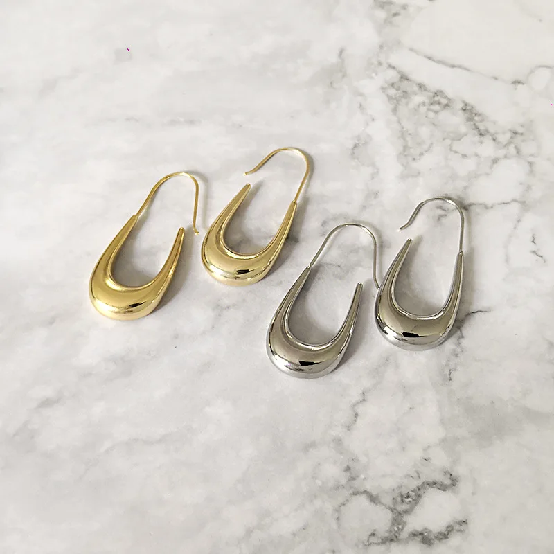 HUANZHI New 2019 Irregular Water Droplets U Shape Copper Plated Metal Hoop Earrings for Women Girls Tourism Gift Party Jewelry
HUANZHI New 2019 Irregular Water Droplets U Shape Copper Plated Metal Hoop Earrings for Women Girls Tourism Gift Party Jewelry