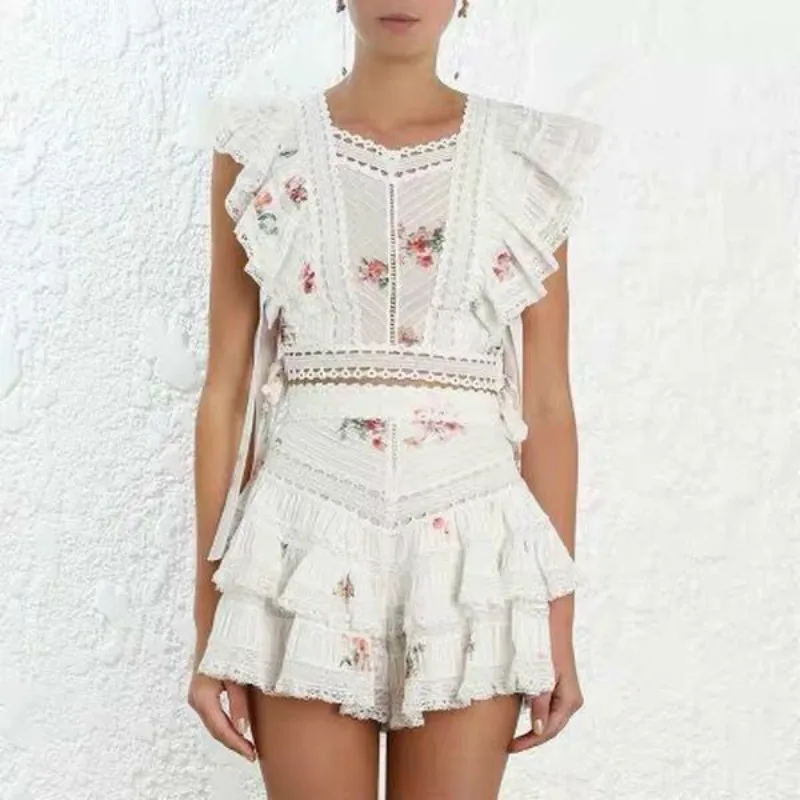 2019 New Sweet Elegant Print Ruffles Hollow Out Women Two Piece Set Bow Lace Up Top + High Waist Summer Shorts Suit
2019 New Sweet Elegant Print Ruffles Hollow Out Women Two Piece Set Bow Lace Up Top + High Waist Summer Shorts Suit