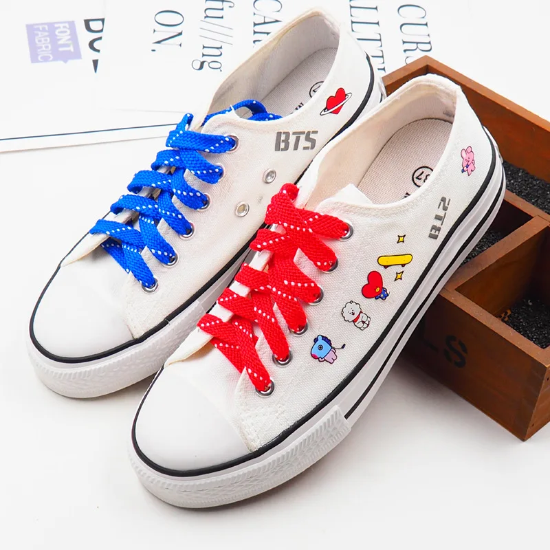 Kpop BTS Bangtan Girls Boys Canvas Low Tops Shoes Womens Casual Shoes Printed Cartoon Sneakers White New A4
Kpop BTS Bangtan Girls Boys Canvas Low Tops Shoes Womens Casual Shoes Printed Cartoon Sneakers White New A4