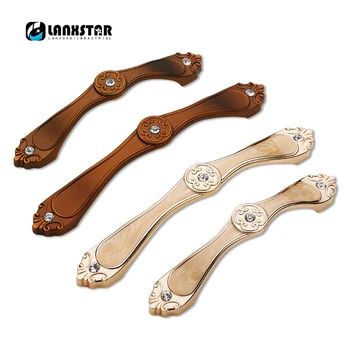 European Style Bronze Wardrobe Handle Modern Minimalist Ambry Cabinet Drawer Hardware Pull Handles
European Style Bronze Wardrobe Handle Modern Minimalist Ambry Cabinet Drawer Hardware Pull Handles