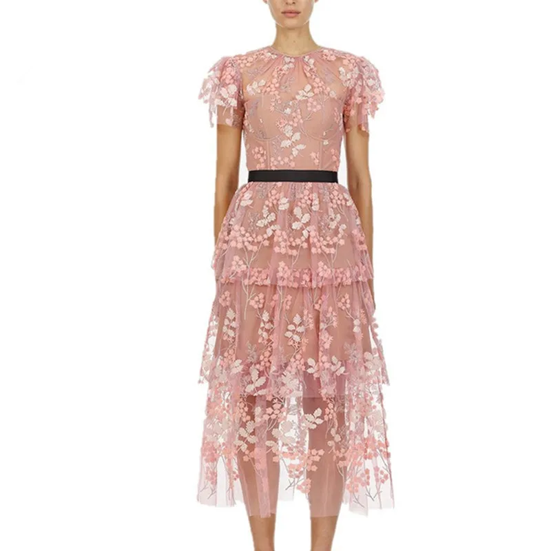Elegant Ruffles Short Sleeve Pink Mesh Floral Embroidery Long Party Dress 2019 Summer Women High Quality Self Portrait Dress
Elegant Ruffles Short Sleeve Pink Mesh Floral Embroidery Long Party Dress 2019 Summer Women High Quality Self Portrait Dress
