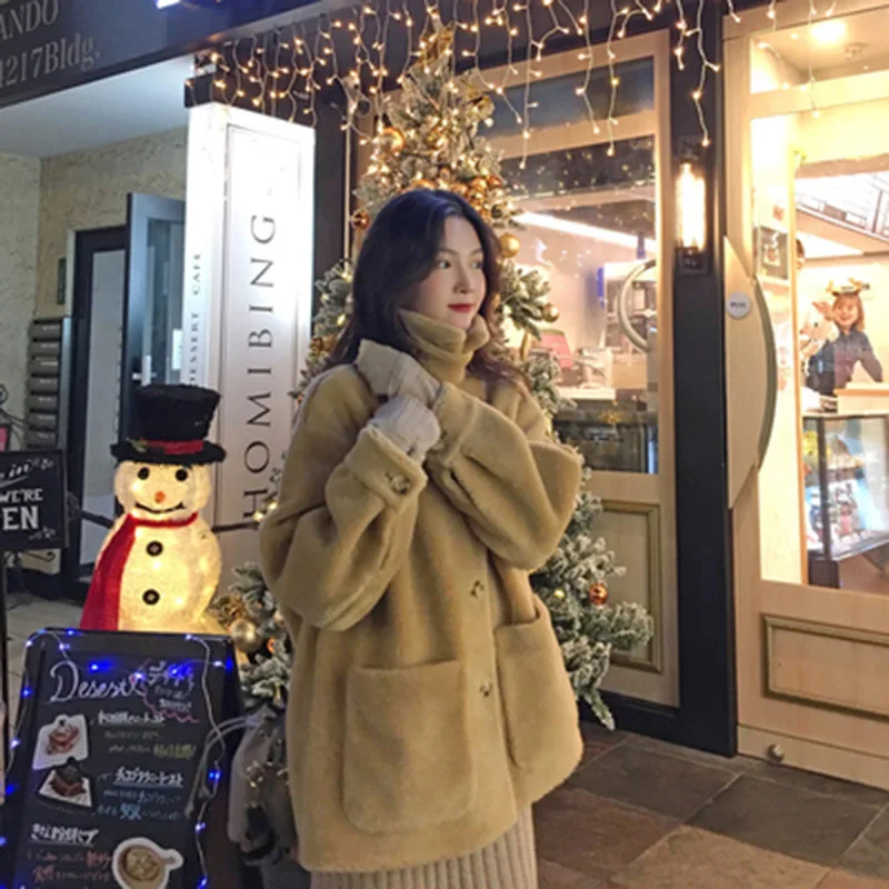 Winter warm coat female stand collar button Loose casual Medium and long section trend cotton alpaca coat jacket
Winter warm coat female stand collar button Loose casual Medium and long section trend cotton alpaca coat jacket