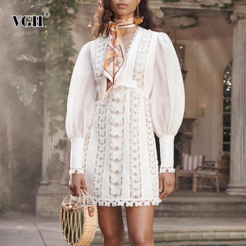 VGH Hollow Out Loose Big Size Dress Women V Neck Lantern Sleeve High Waist Autumn A Line Dresses Female Fashion New Clothes
VGH Hollow Out Loose Big Size Dress Women V Neck Lantern Sleeve High Waist Autumn A Line Dresses Female Fashion New Clothes