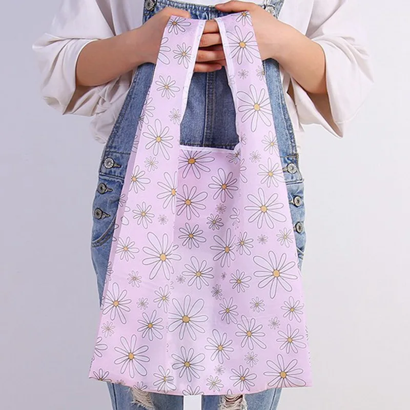 1PC 38x58cm Random Color Polyester Foldable Into Attached Pouch Cloth Grocery Tote Washable Bags Folding Reusable Grocery Bags
1PC 38x58cm Random Color Polyester Foldable Into Attached Pouch Cloth Grocery Tote Washable Bags Folding Reusable Grocery Bags