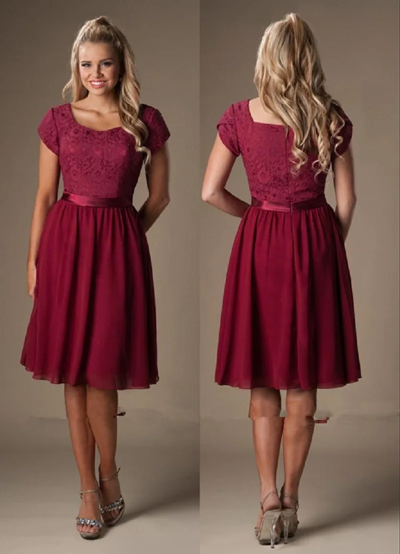 Burgundy Lace Chiffon Skirt Short Bridesmaid Dresses With Short Sleeves Knee-Length 2019 Bridesmaids Party Gowns Honor Of Maid
Burgundy Lace Chiffon Skirt Short Bridesmaid Dresses With Short Sleeves Knee-Length 2019 Bridesmaids Party Gowns Honor Of Maid