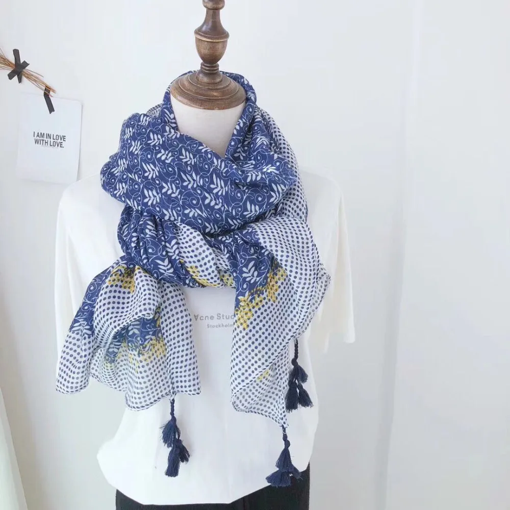 Korean spring style women,polka dot scarf,Muslim hijab,shawls and scarves,flower head scarf,shawls wrap,british style,women cape
Korean spring style women,polka dot scarf,Muslim hijab,shawls and scarves,flower head scarf,shawls wrap,british style,women cape